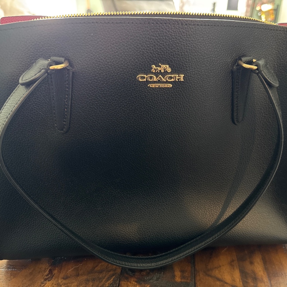 Very gently used (2x) Coach tote bag